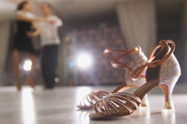 痛くない靴はどんな靴？社交ダンス専用シューズの選び方をご紹介！