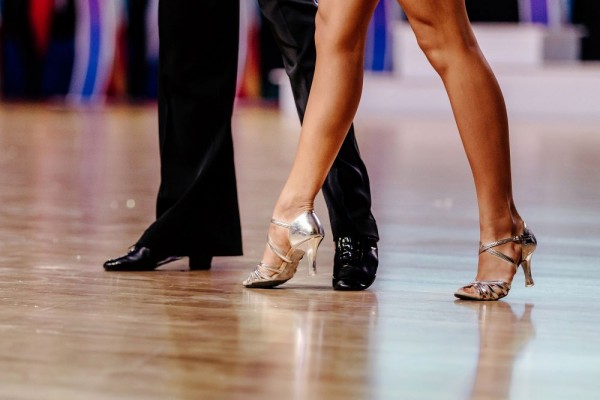 社交ダンスの種類はいくつあるの？それぞれの特徴をご紹介しますサムネイル